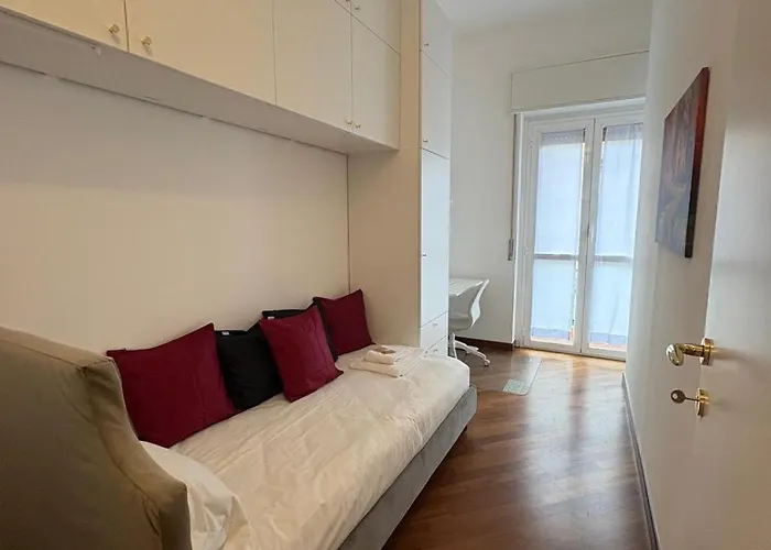 Bocconi - Porta Romana 4 Camere Da Letto Con 2 Bagni Privati